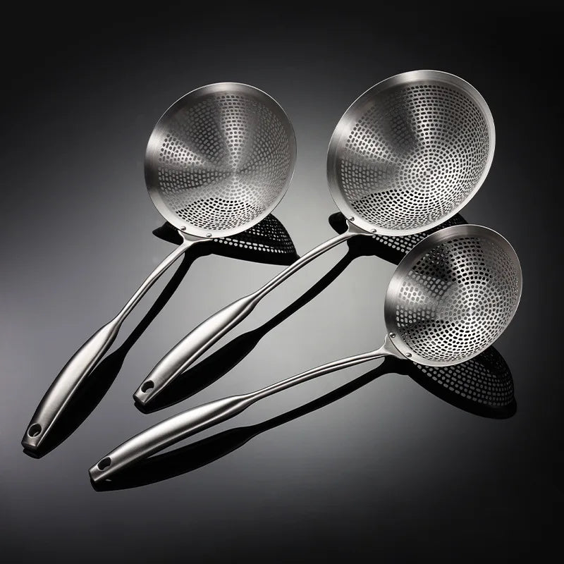 Feiner Edelstahl-304-Schaumlöffel mit Gebogenem Griff – 10 bis 18 cm