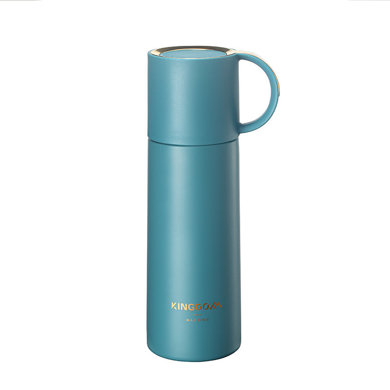 Bouteille isotherme inox verte, fond blanc